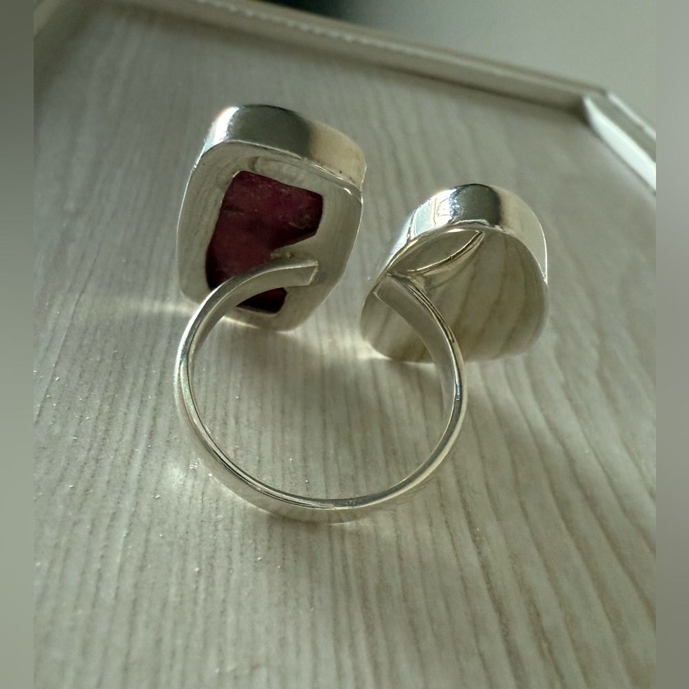 Goldie Lew Randy Ring Rose Quartz + Thulite - Picture 2 of 4
